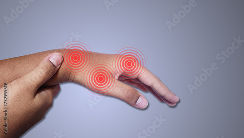 Foto Numbness and tingling in the fingertips