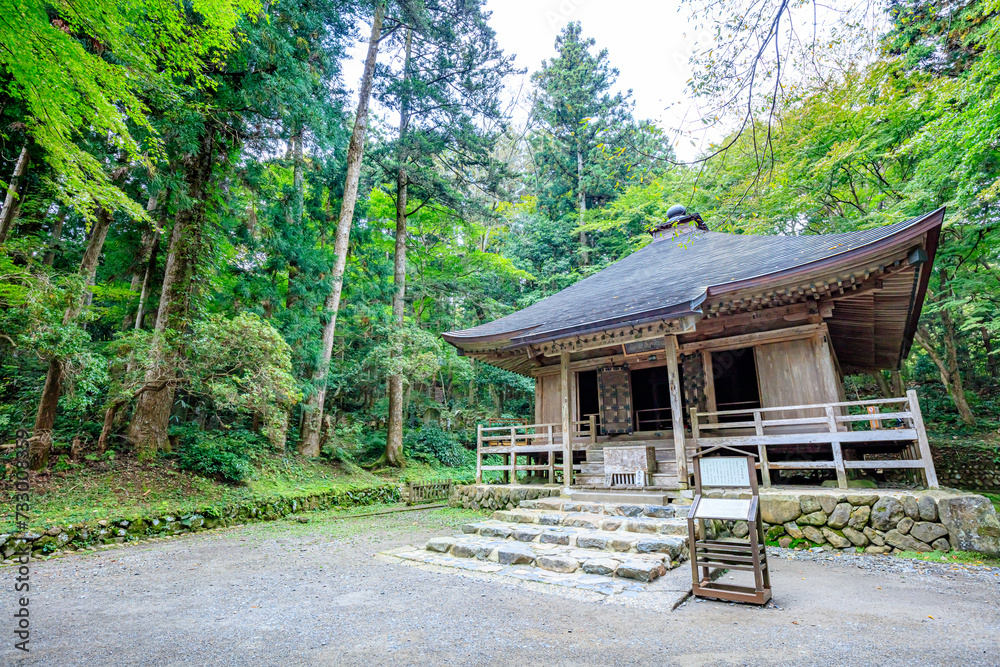 初秋の中尊寺 岩手県平泉町 Chusonji Temple in early autumn. Iwate Pref, Hiraizumi town. 初秋の中尊寺 岩手県平泉町 Chusonji Temple in early autumn. Iwate Pref, Hiraizumi town.