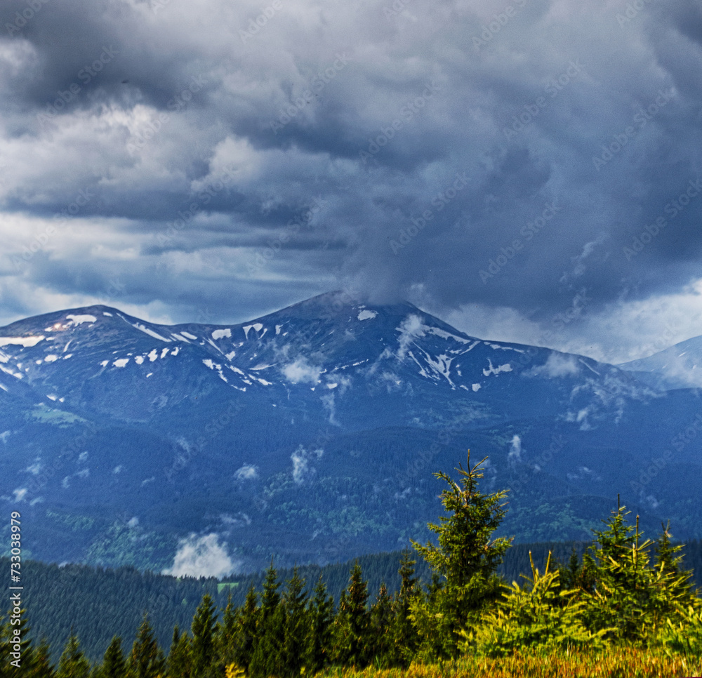 Fototapeta premium Mountains are a great trekking holiday