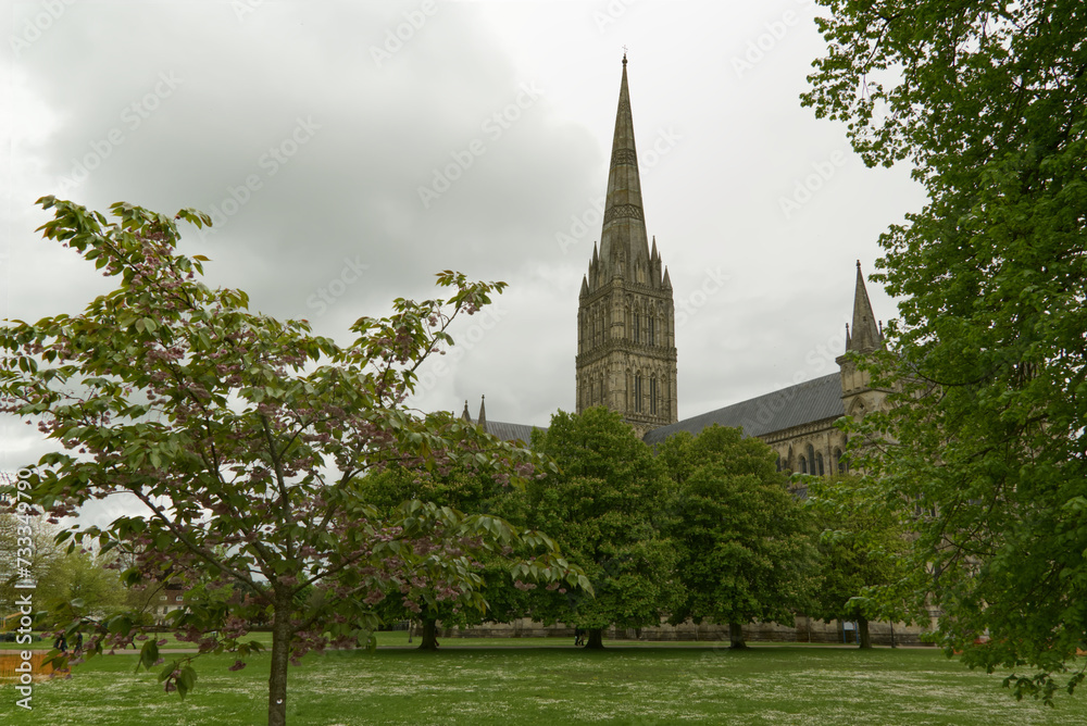 Kathedrale von Salisbury mit Kirchturmspitze in England