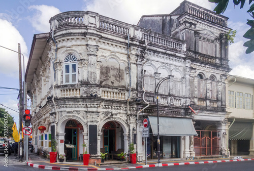Old sino portuguese architecture on the corner of Yaowarat road and Dibuk Road in old Phuket Town, Thailand © Kevin Hellon