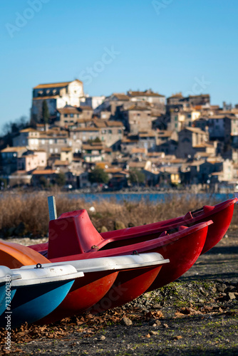 Le village médiéval d'Anguillara Sabazia en Italie