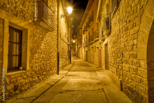 nuit sur ruelle du centre ville d'Olite dans le pays de Navarre en Espagne