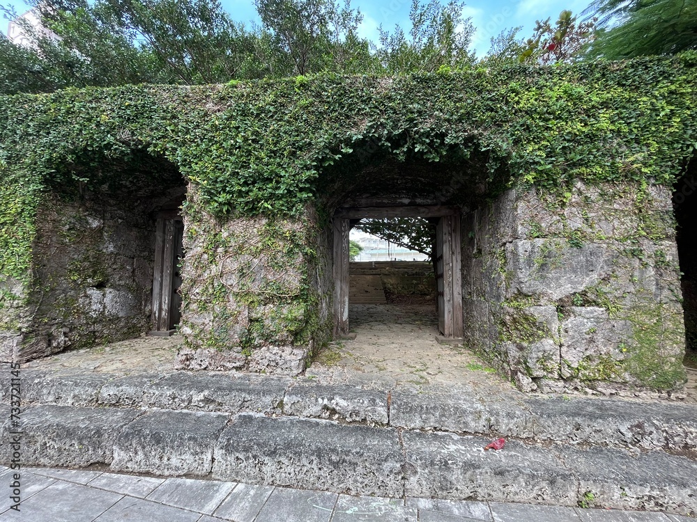 崇元寺の門