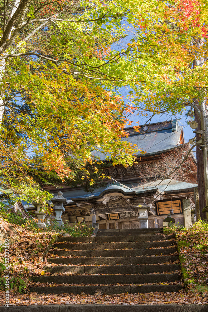 日本　福島県河沼郡柳津町にある福満虚空蔵菩薩、円蔵寺の紅葉