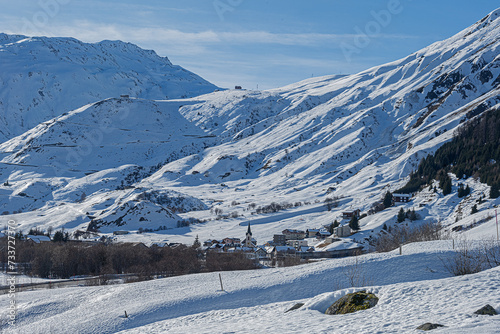 Gebirgslandschaft im Winter ob Realp, Kanton Uri, Schweiz