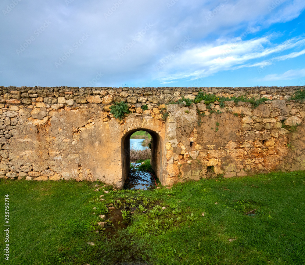 Φωτογραφία Ancient rural bridge in the in Algarve region of Portugal