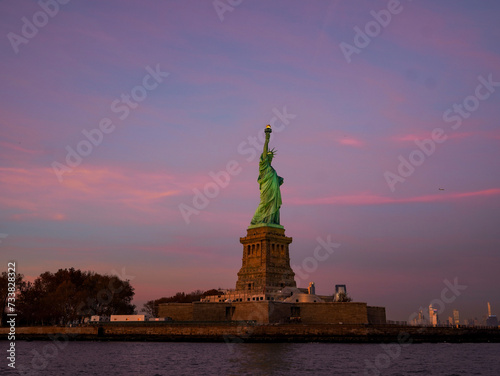 Statue of Liberty in the sunset  © Anish