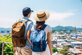 夏の日本を観光する外国人旅行客