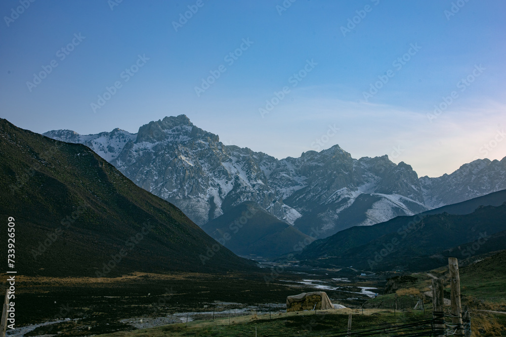 Maya Snow Mountain, Wuwei City, Gansu Province-blue sky against the landscape