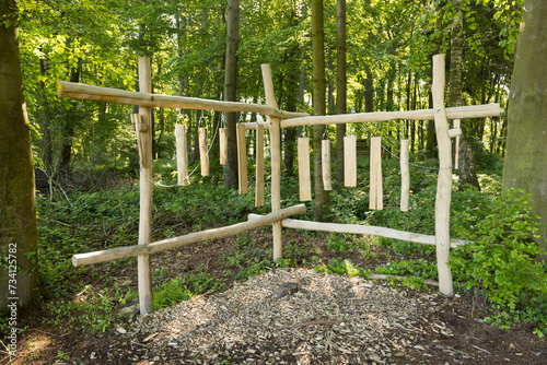 Waldxylophon oder Klangspiel im Wald photo