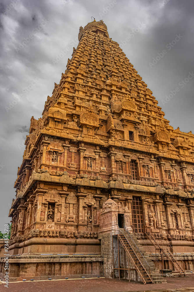 Tanjore Big Temple or Brihadeshwara Temple was built by King Raja Raja Cholan, Tamil Nadu. It is the very oldest & tallest temple in India. This is UNESCO's Heritage Site.