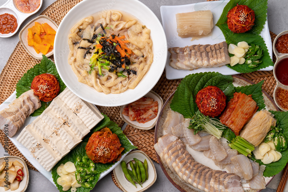 Pork, boiled pork, bossam, skate, pork belly, kimchi, samhap, set menu, noodles, tofu, Korean food, side dishes, Pork, boiled pork, bossam, skate, pork belly, kimchi, samhap, set menu, noodles, tofu, Korean food, side dishes,