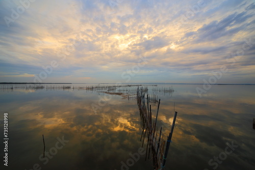 Fototapeta Naklejka Na Ścianę i Meble -  Albufera Lake sunshine lago al atardecer twilight, dusk, sunset, crépuscule, gloaming