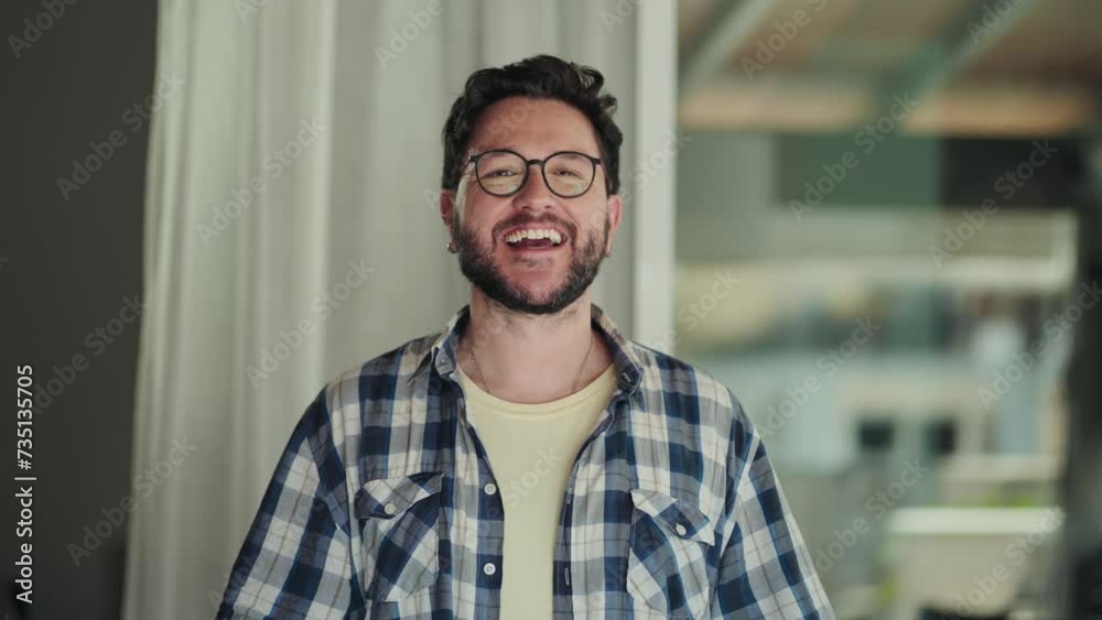 Portrait of a smiling handsome middle aged man in living room in slow motion. Concept of lifestyle, achievement, father
Portrait of a smiling handsome middle aged man in living room in slow motion. Concept of lifestyle, achievement, father