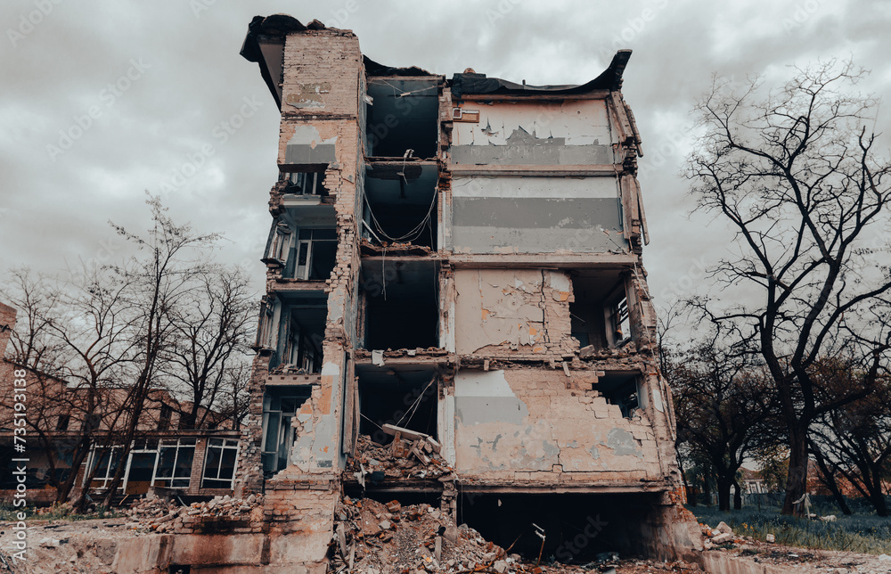 Fototapeta premium destroyed school building in Ukraine
