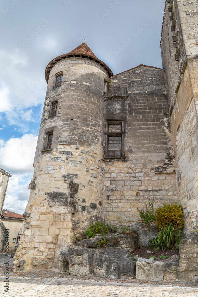 Tour médiévale du centre ville de Cognac, Charente-Maritime