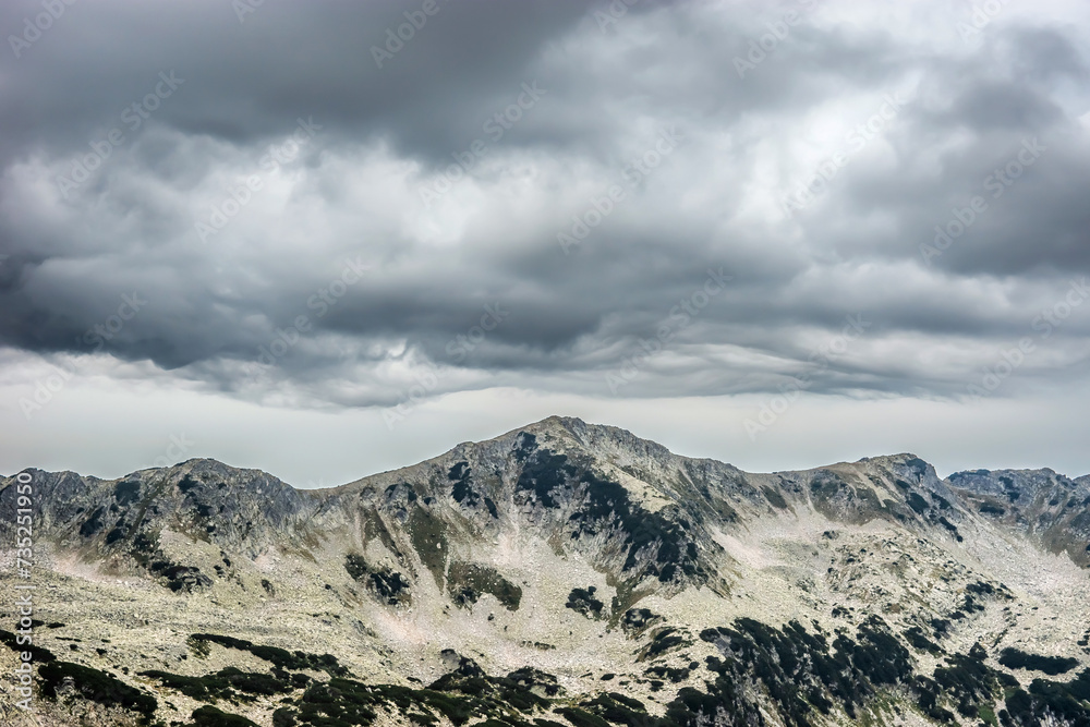 Obraz premium Clouds over the Pirin mountains.