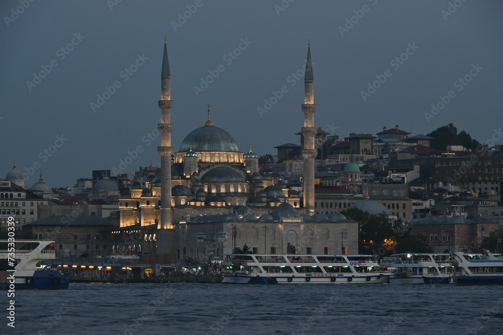 Obraz premium New Mosque in Istanbul.