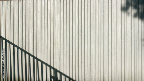 Muro industrial con sombra