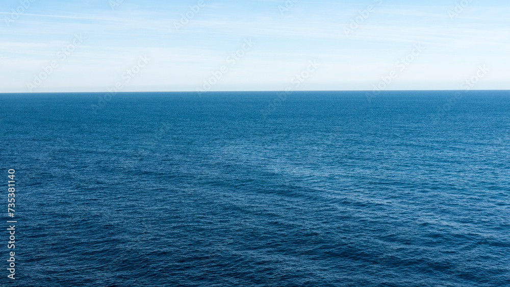 Horizonte marino en oceano atlántico