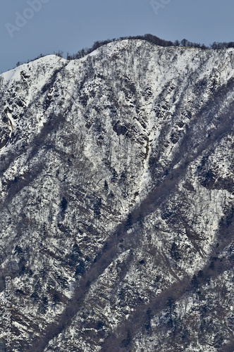 厳冬の丹沢山地　鍋割山稜より雪稜の日本百名山　丹沢山を望む
