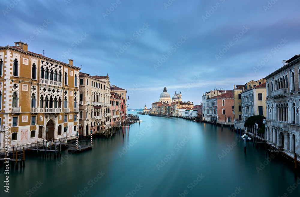 Canal Grande y Santa Maria della Salute desde el Puente de la Academia al atardecer, Venecia