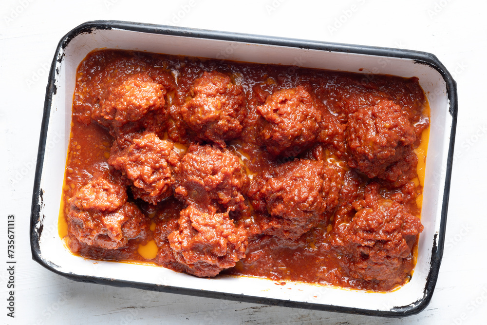 traditional italian meatballs in tomato sauce