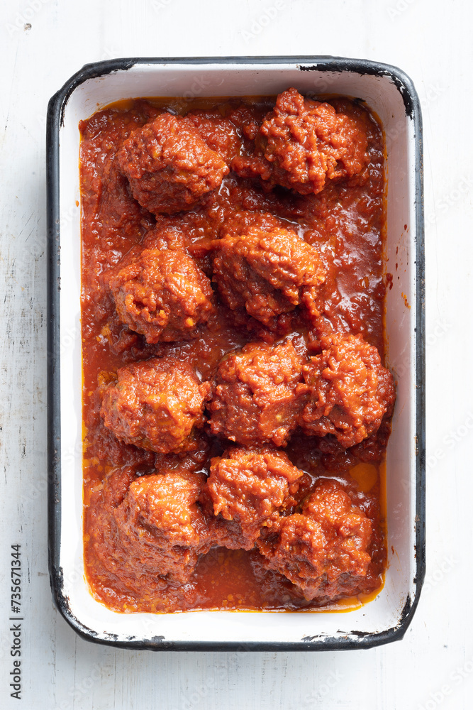 traditional italian meatballs in tomato sauce