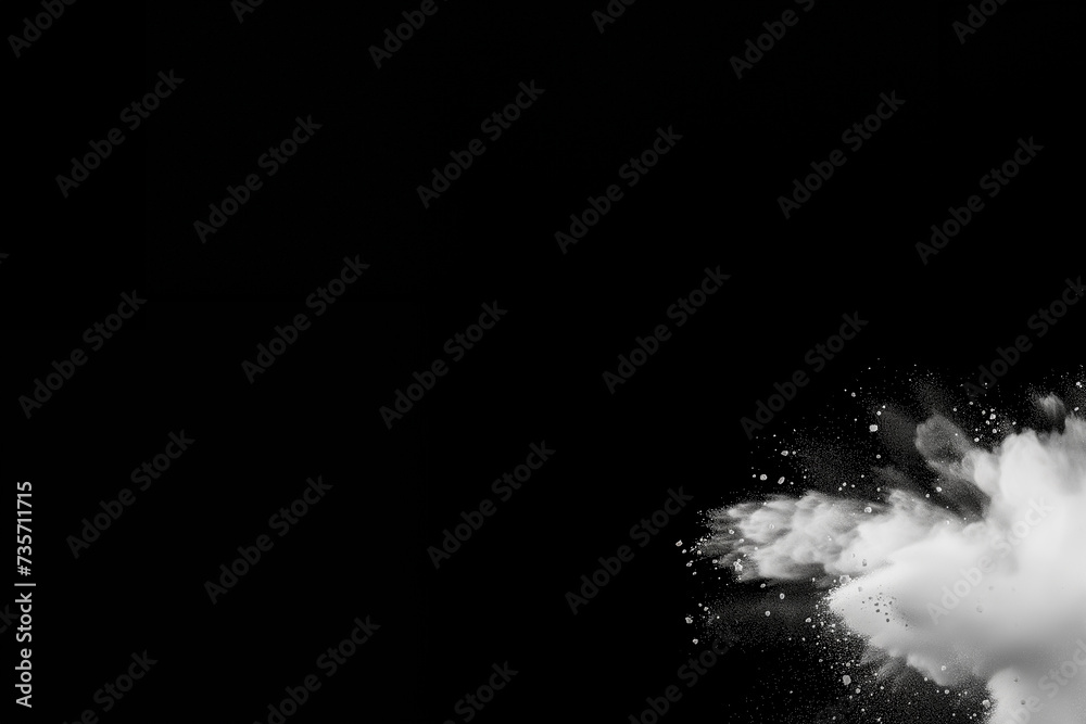 Poudre blanche, sucre, farine pulvérisée sur un fond noir avec espace négatif pour texte, copyspace Ressource graphique