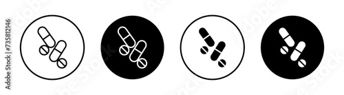 Medicine of pills and capsules flat line icon set. pills and capsules Thin line illustration vector