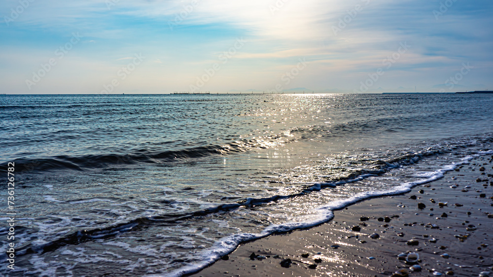 Obraz premium 海水浴場/砂浜の波打ち際