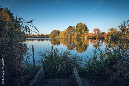 Fototapeta Naklejka Na Ścianę i Meble -  Autumn landscape on river