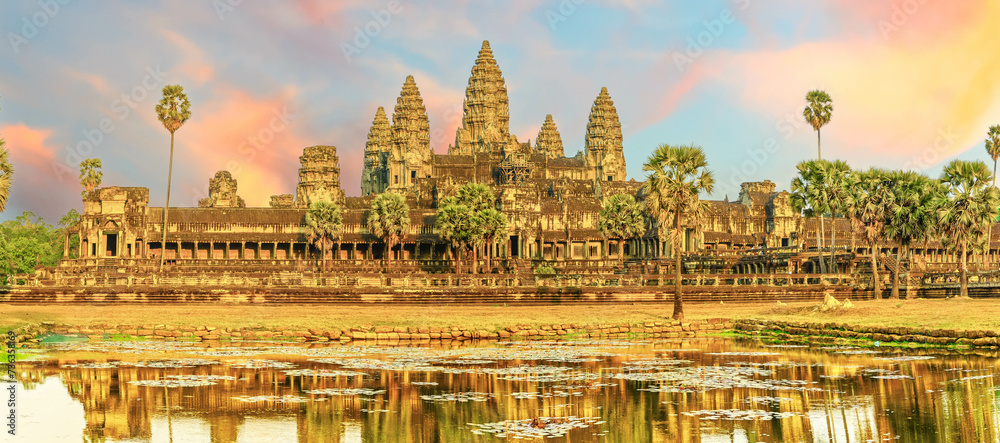 Obraz premium Mystical temple in the jungle, Angkor Wat in Cambodia