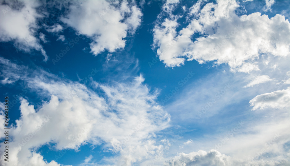 Obraz premium blue sky background with clouds