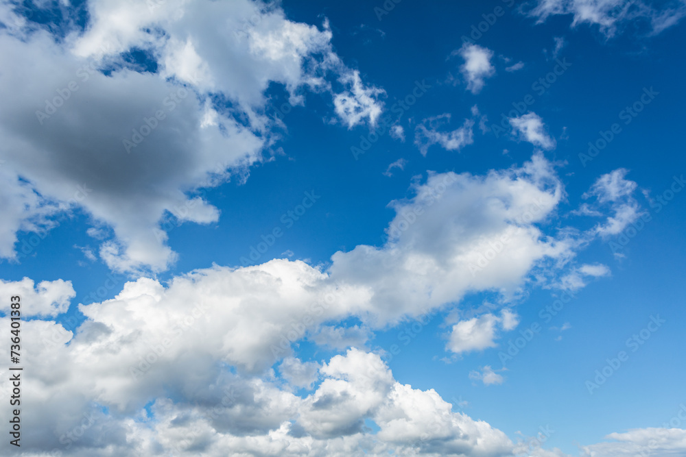 Obraz premium blue sky background with clouds