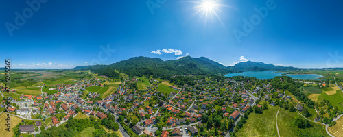 Ausblick auf Kochel am See in der Region Tölzer Land am bayerischen Alpenrand, 360 Grad Rundblick
