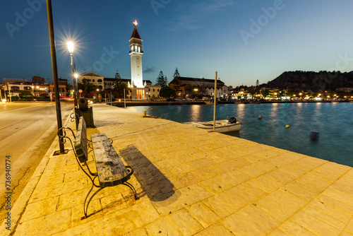 Obraz na płótnie Zakynthos town night scene with light illumination. w salonie