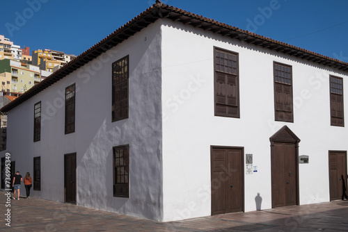 Antigua casona en el centro histórico de la ciudad de San Sebastián de La Gomera, islas Canarias photo