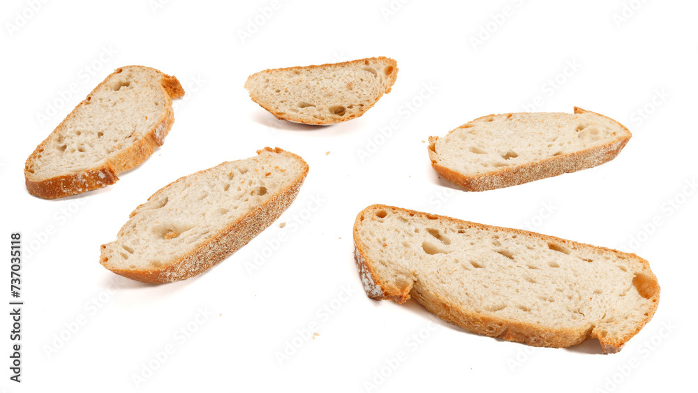 Kromki wypieczonego chleba na białym wyizolowanym tle - obrazy, fototapety, plakaty 