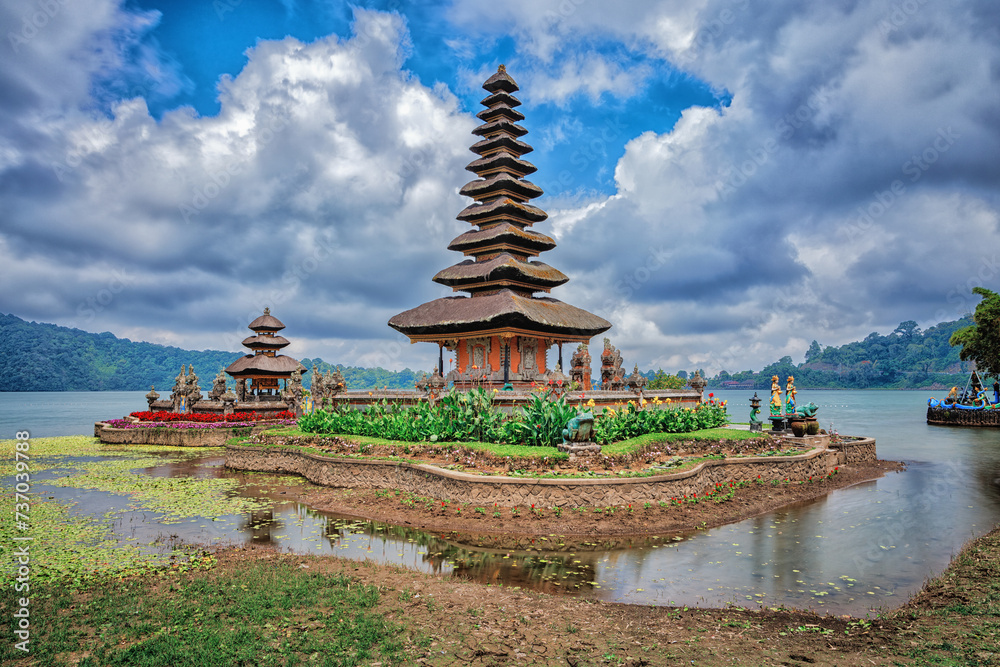 Ulun Danu Beratan Temple, Bali Ulun Danu Beratan Temple, Bali