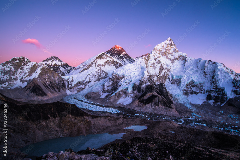 Mount Everest magic hour from Kala Patthar