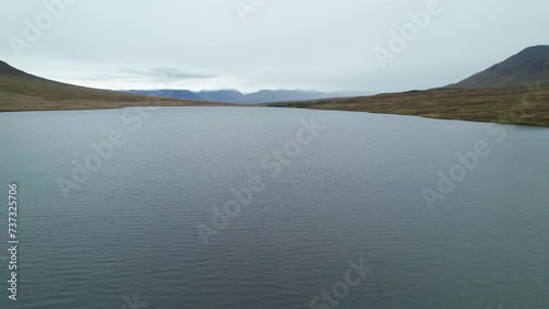 drone lac montagne islande