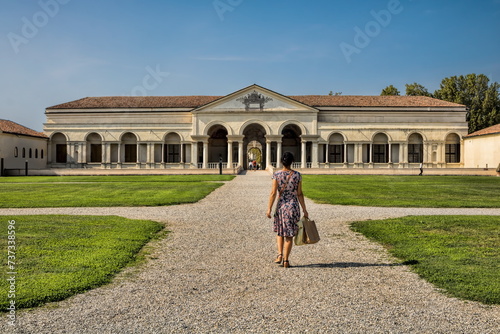mantua, italien - 05.10.2023 - park im palazzo del te photo