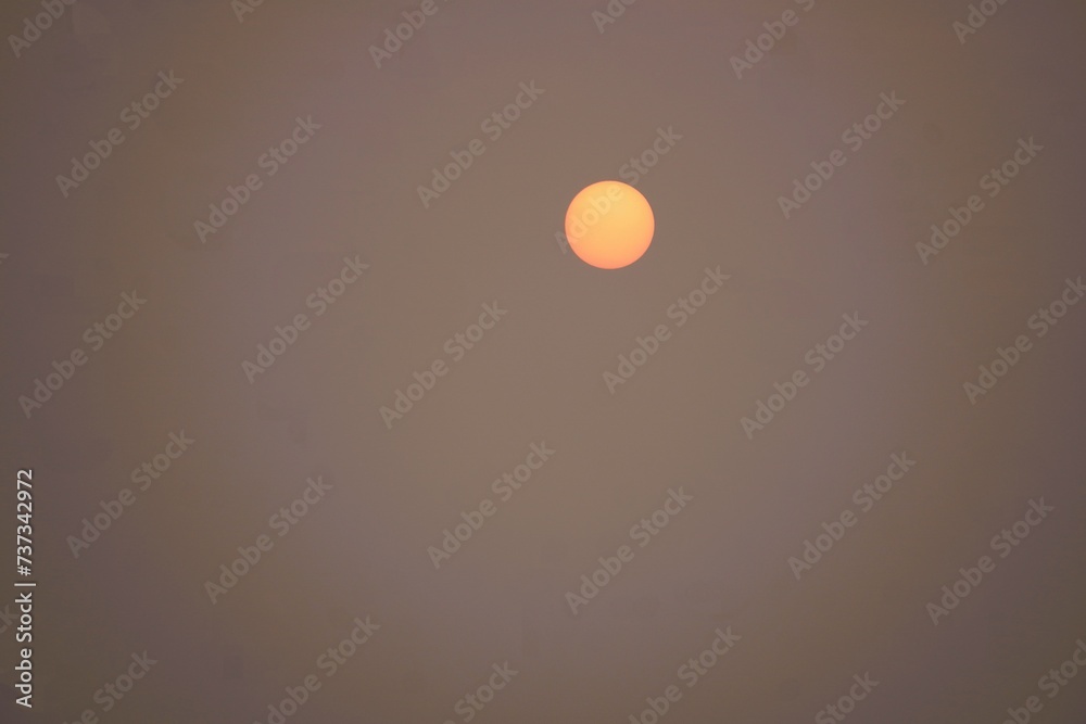 Morning sun captured early in the morning. Morning sun captured early in the morning.