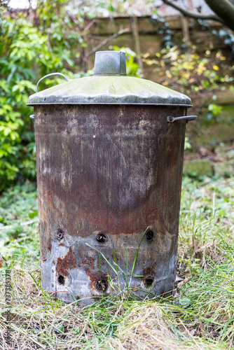 metal brazier for burning and incinerating garden and household waste