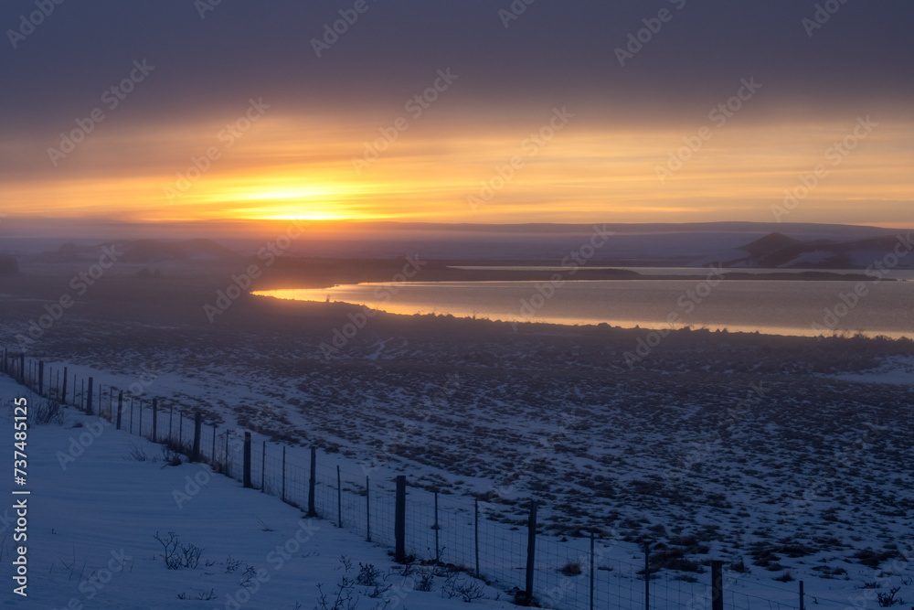 Obraz premium Sunset at the Myvatn lake, North Iceland