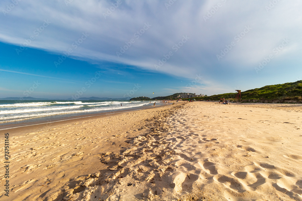 areia branca e a  praia Grande cidade de Governador Celso Ramos Santa Catarina Brasil praia Caravelas