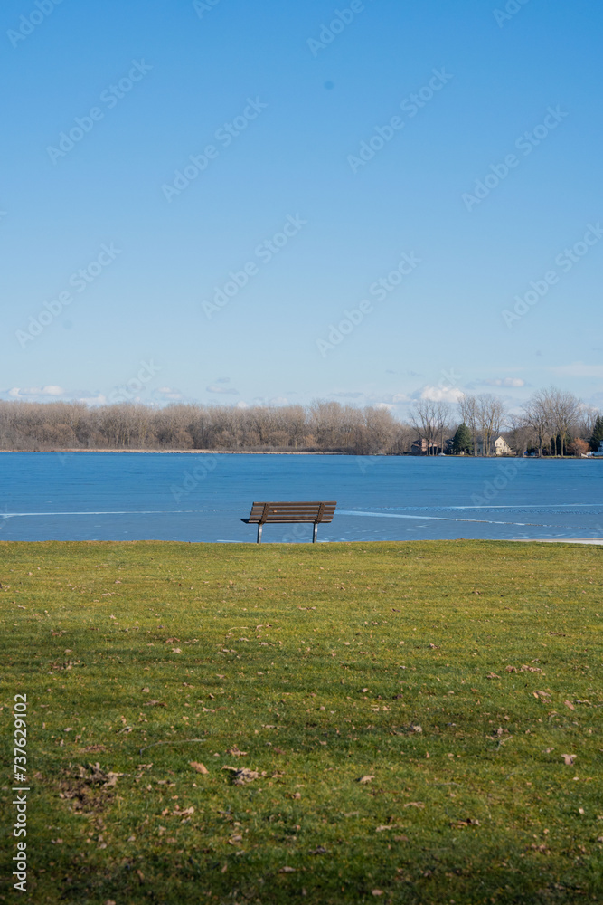 Obraz premium bench on the lake