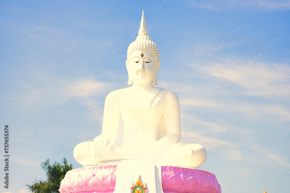 พระพุทธรัตนมณีมหาบพิตรชลสิทธิ์มงคลชัย หรือหลวงปู่ใหญ่ป่าสัก パーサック チョンラシット ダムのお寺 พระพุทธรัตนมณีมหาบพิตรชลสิทธิ์มงคลชัย หรือหลวงปู่ใหญ่ป่าสัก パーサック チョンラシット ダムのお寺